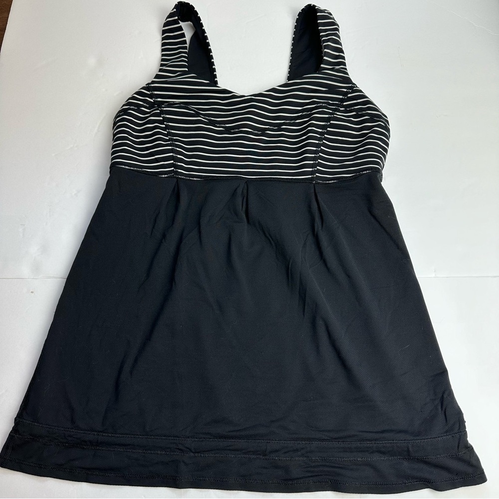Lululemon Aria II Tank Top Women's size 8 Horizontal Stripe Black Cinched Waist